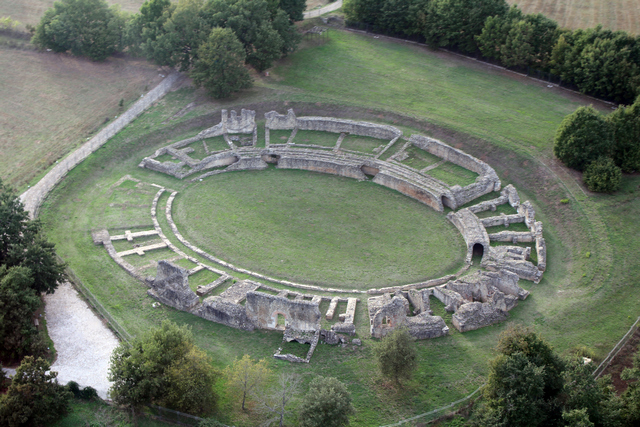 Anfiteatro del Parco Archeologico di Grumentum 